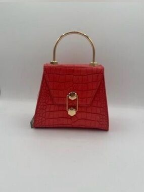 NWT-Badgley Mischka Red Snakeskin like Frame Handbag
Vegan Leather